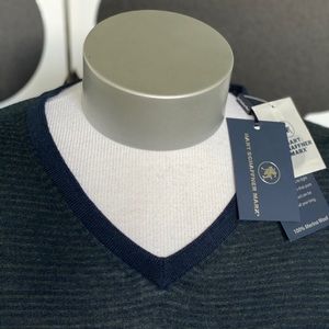 Hart Schaffner Marx wool v-neck sweater